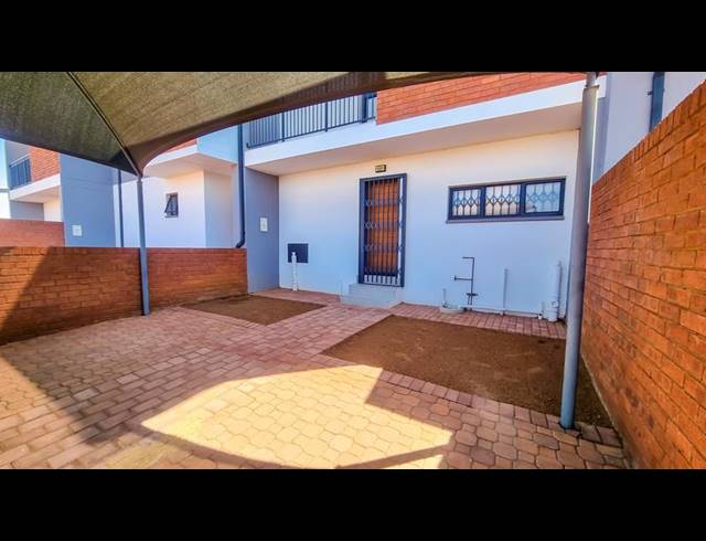 2 BEDROOM TOWNHOUSE FOR SALE IN PARKDENE